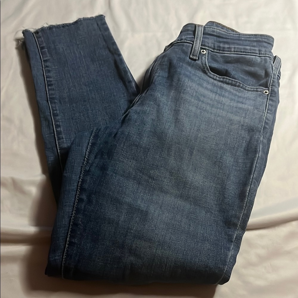 Levi’s 711 Distressed Skinny Jeans